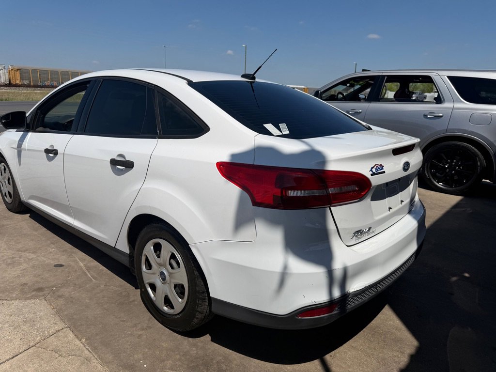 Used 2016 Ford Focus S image 38