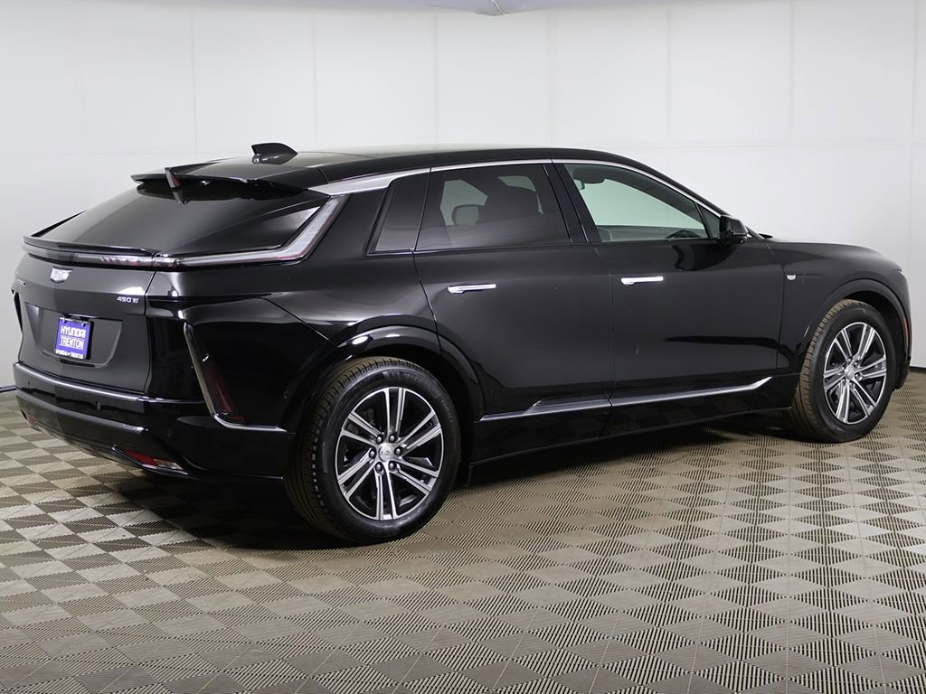 Used 2024 Cadillac Lyriq Luxury RWD image 11