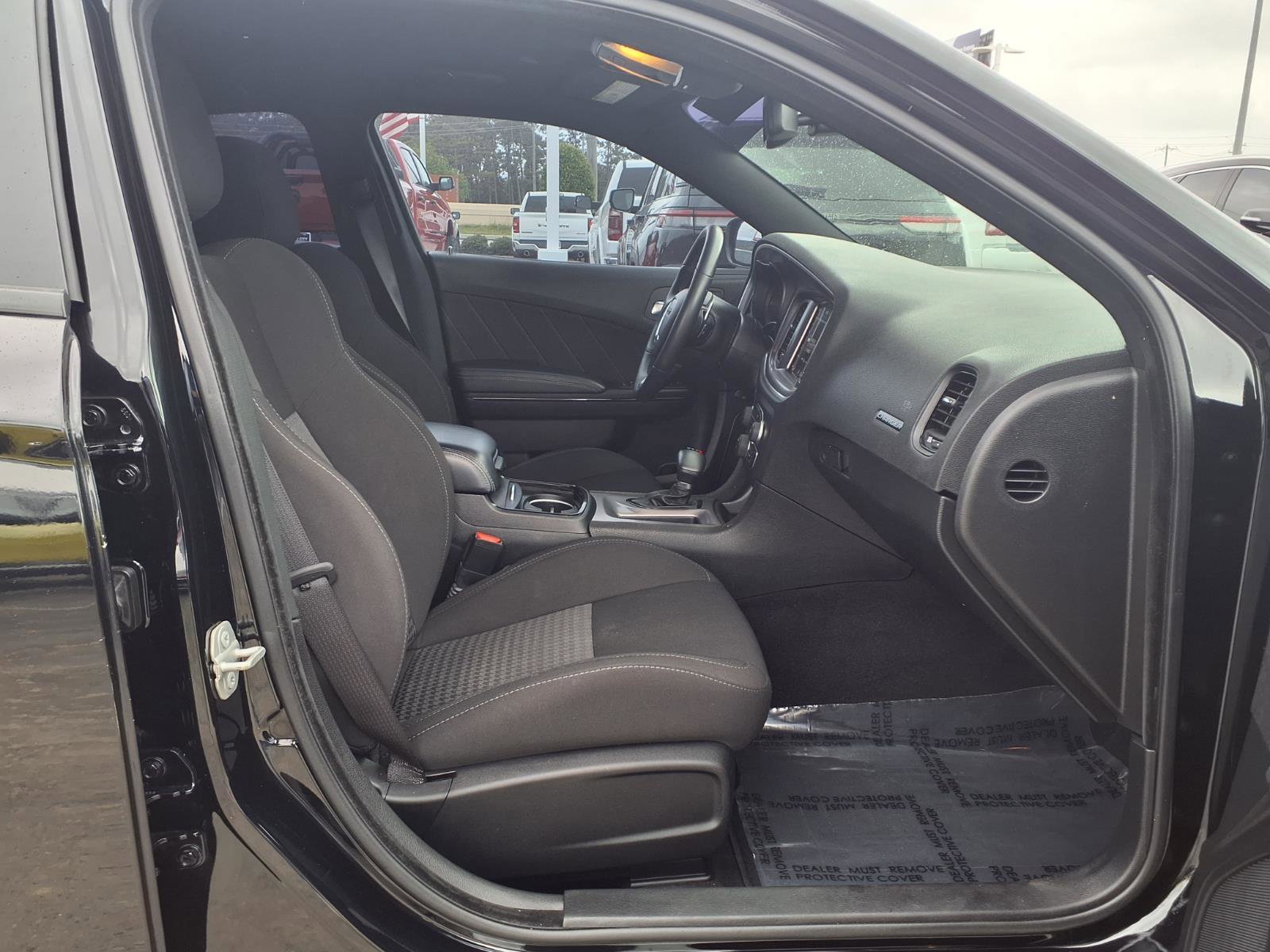 Used 2022 Dodge Charger R/T w/ Blacktop Package RWD image 8