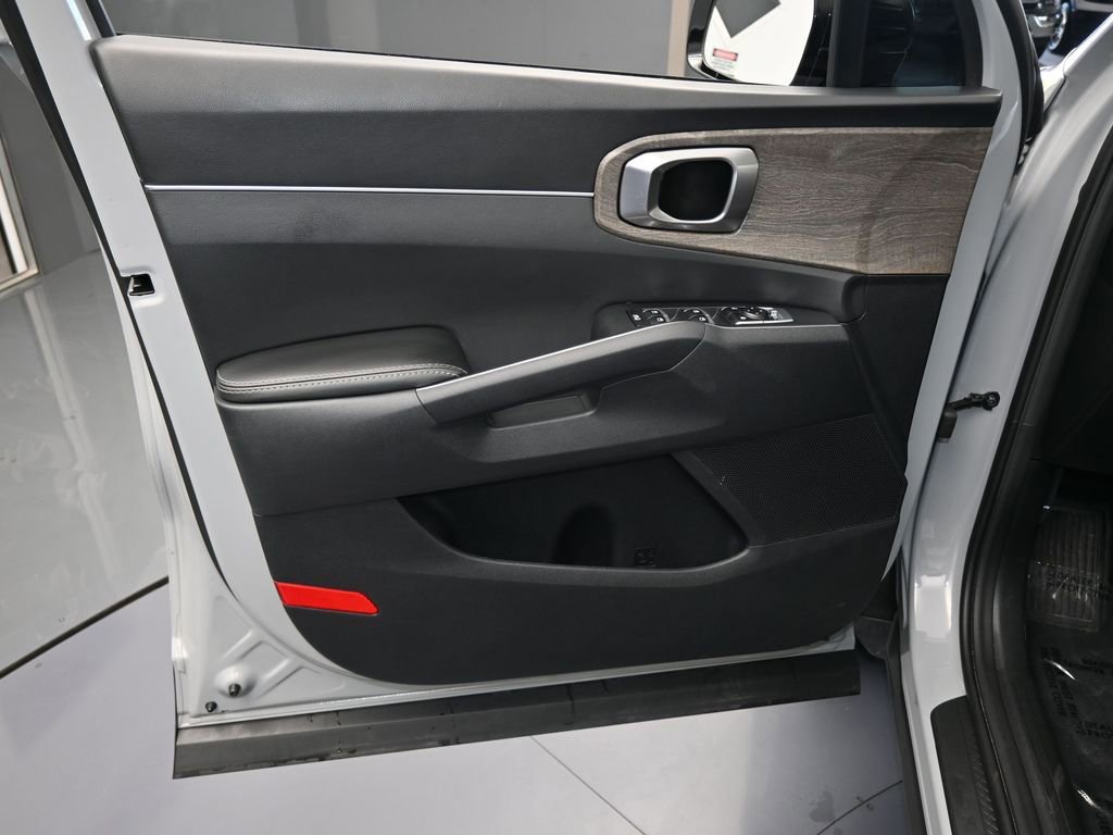 Used 2023 Kia Sorento X-Line EX image 13