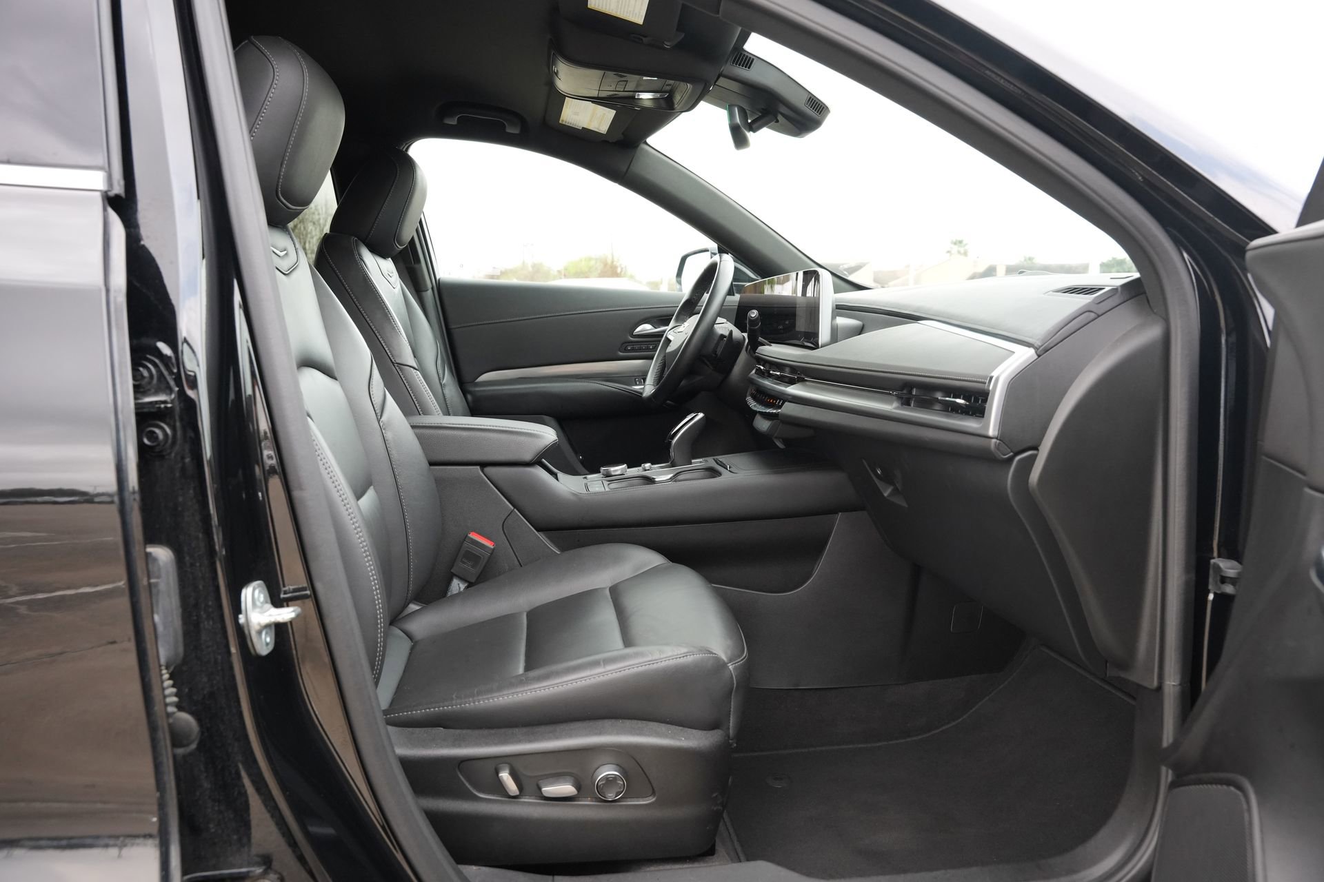 Certified 2025 Cadillac XT4 Premium Luxury image 26