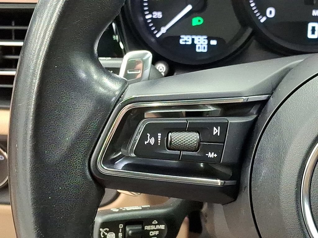 Used 2023 Porsche Macan AWD/4WD image 20