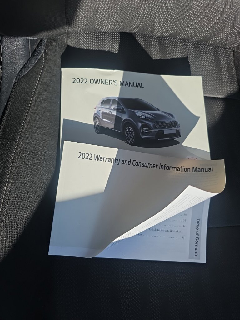Used 2022 Kia Sportage LX AWD/4WD image 37