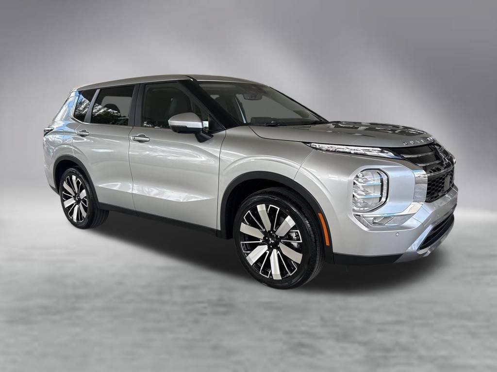 New 2026 Mitsubishi Outlander SE FWD image 2