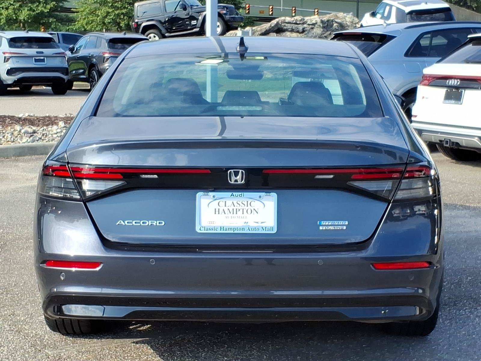 Used 2023 Honda Accord Touring image 9