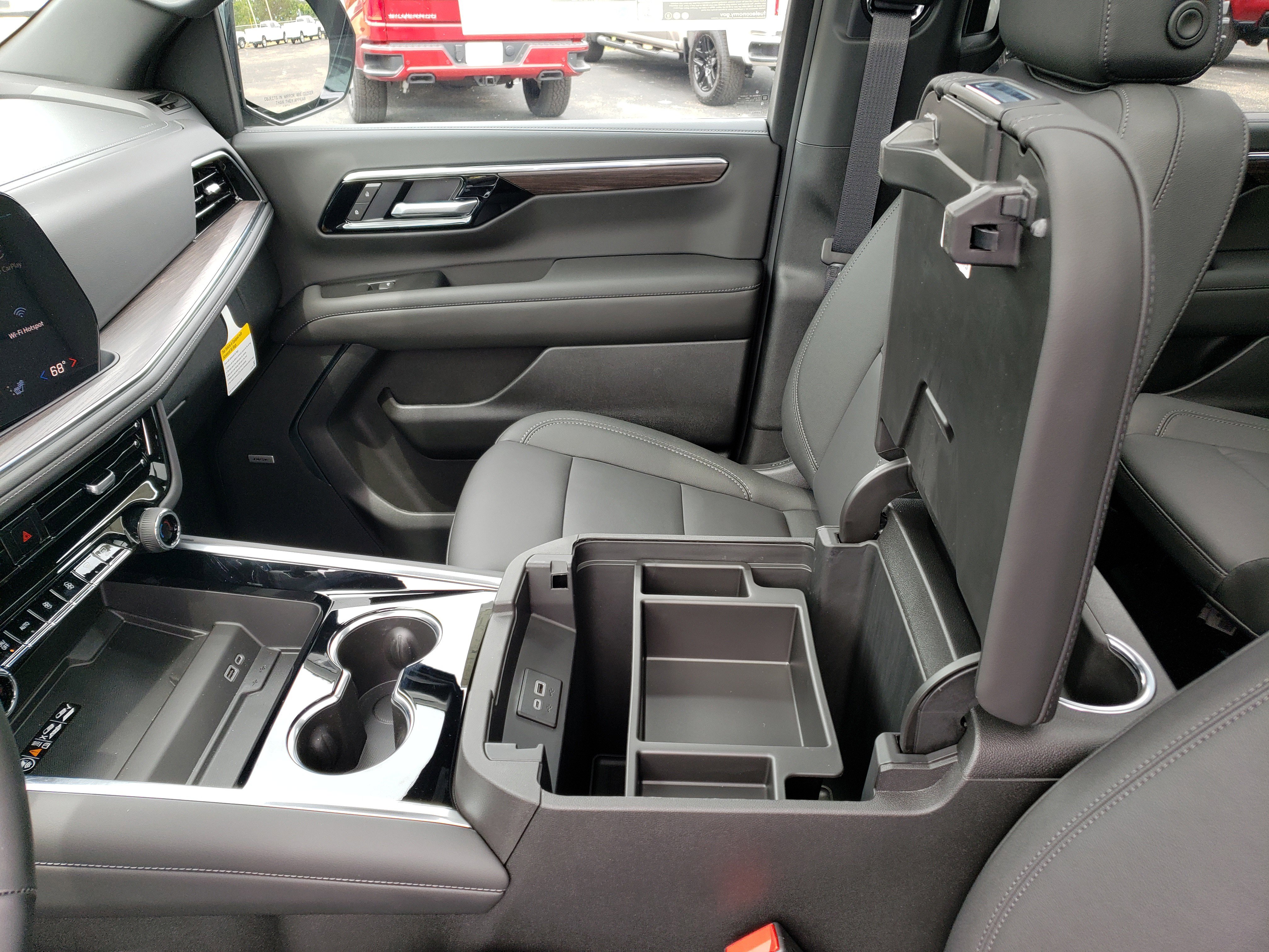 New 2026 Chevrolet Suburban Z71 w/ Comfort Package AWD/4WD image 27
