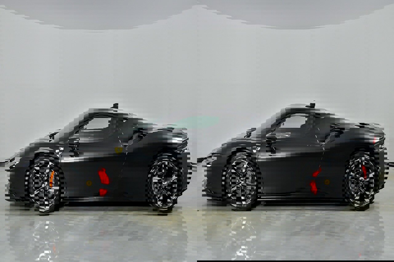 Used 2022 Ferrari SF90 Stradale image 8