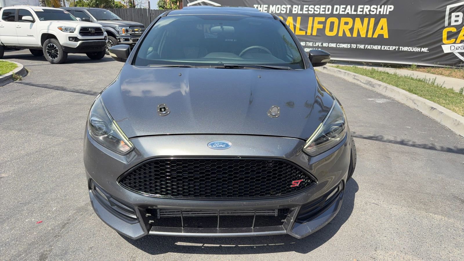 Used 2018 Ford Focus ST w/ Equipment Group 401A FWD image 3