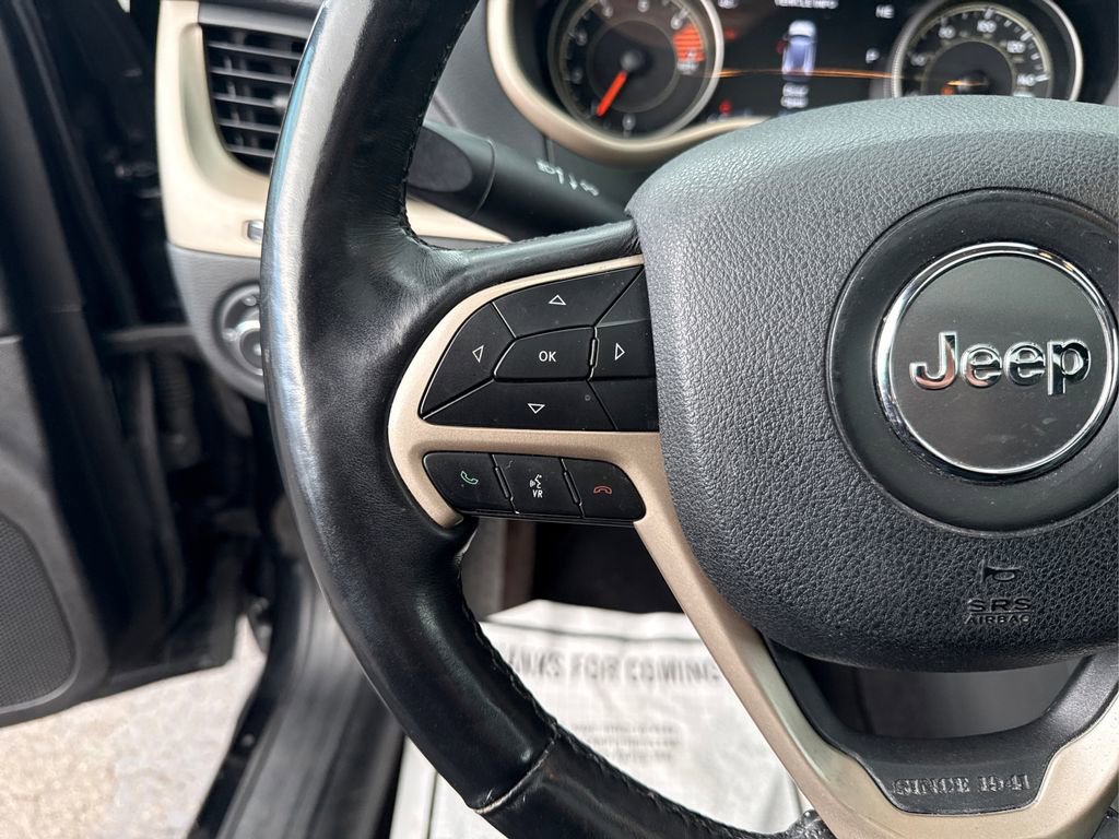 Used 2018 Jeep Cherokee Limited image 36