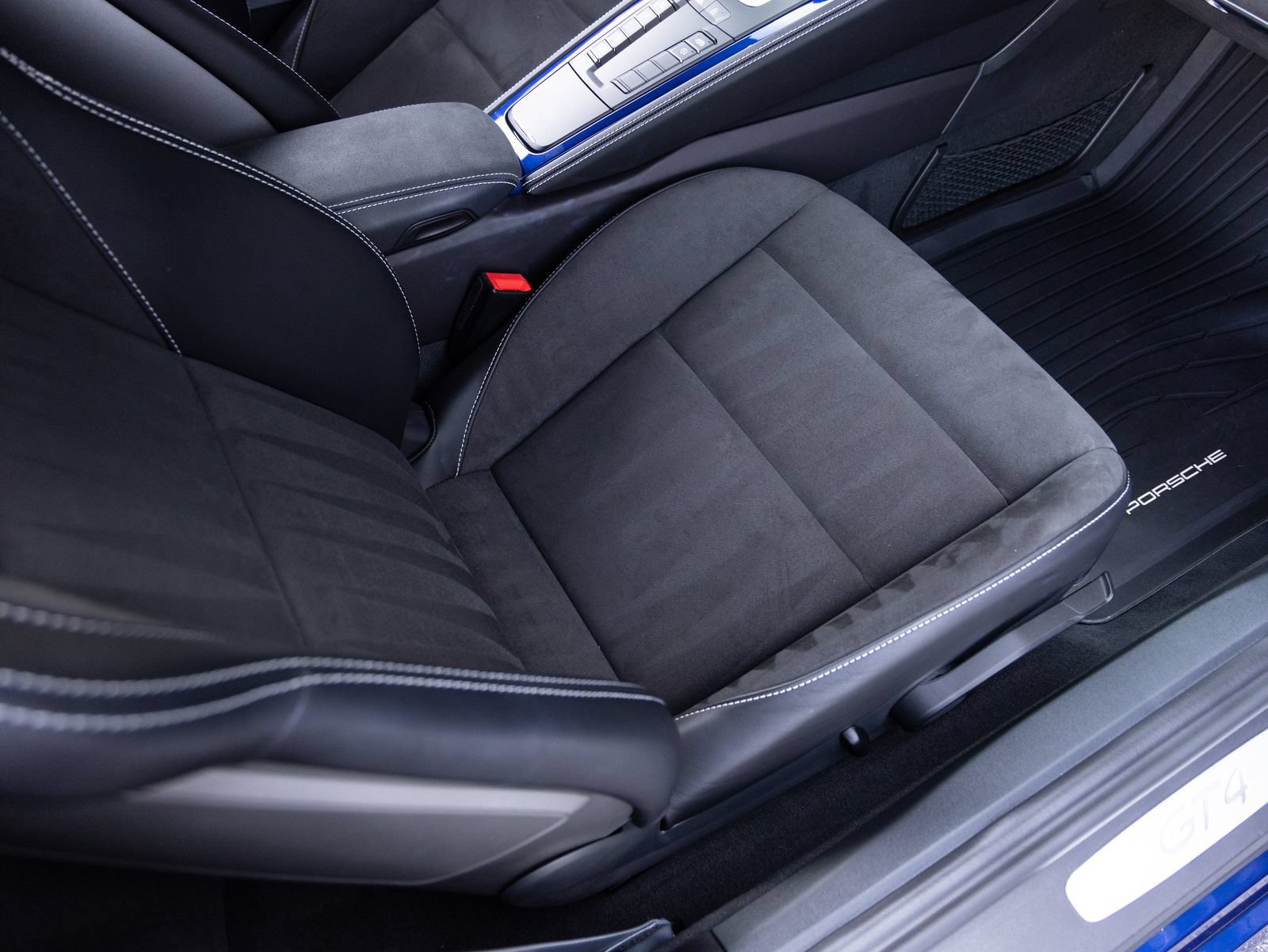 Certified 2021 Porsche 718 Cayman GT4 RWD image 30