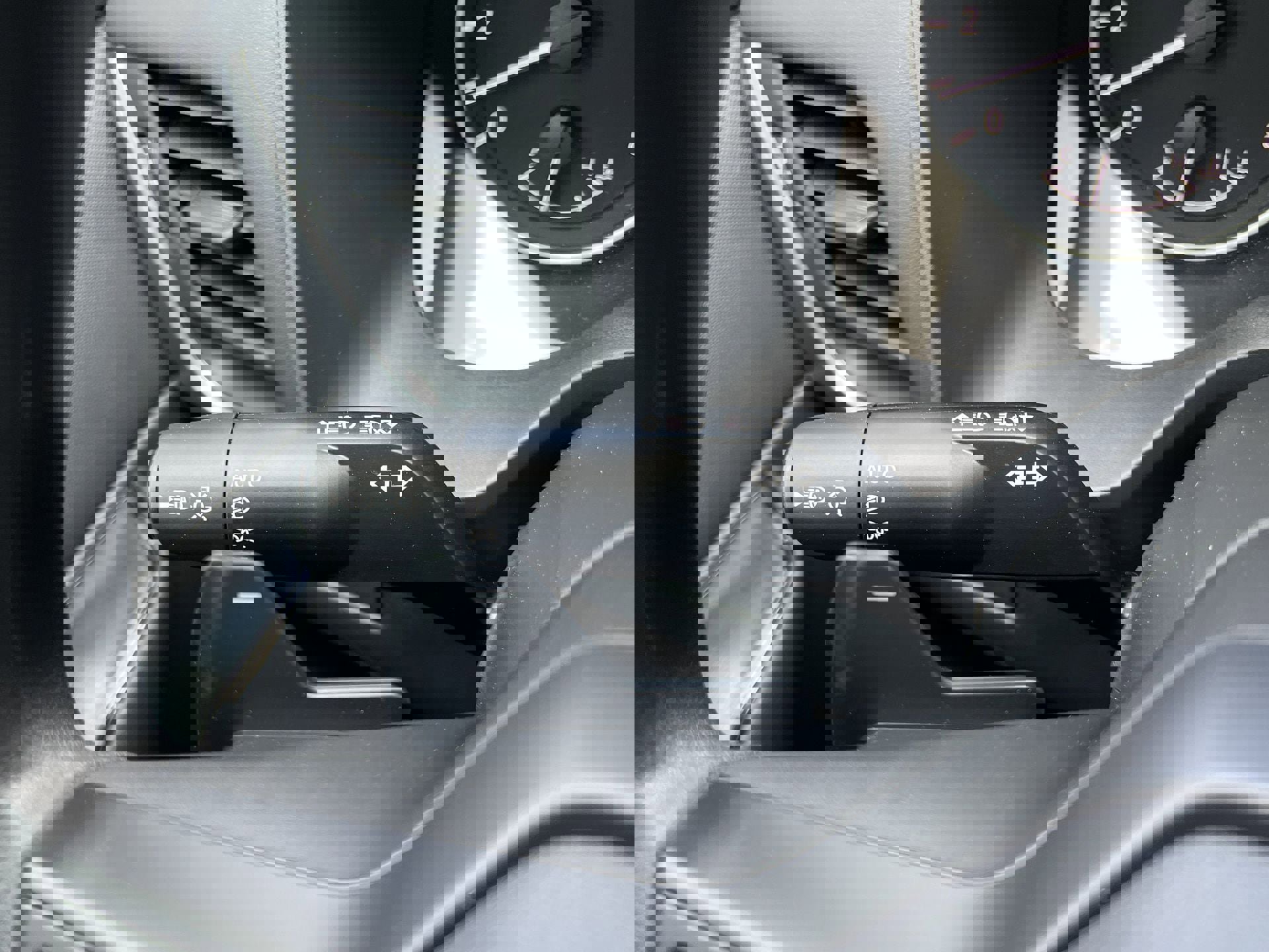 New 2026 Nissan Rogue S image 9