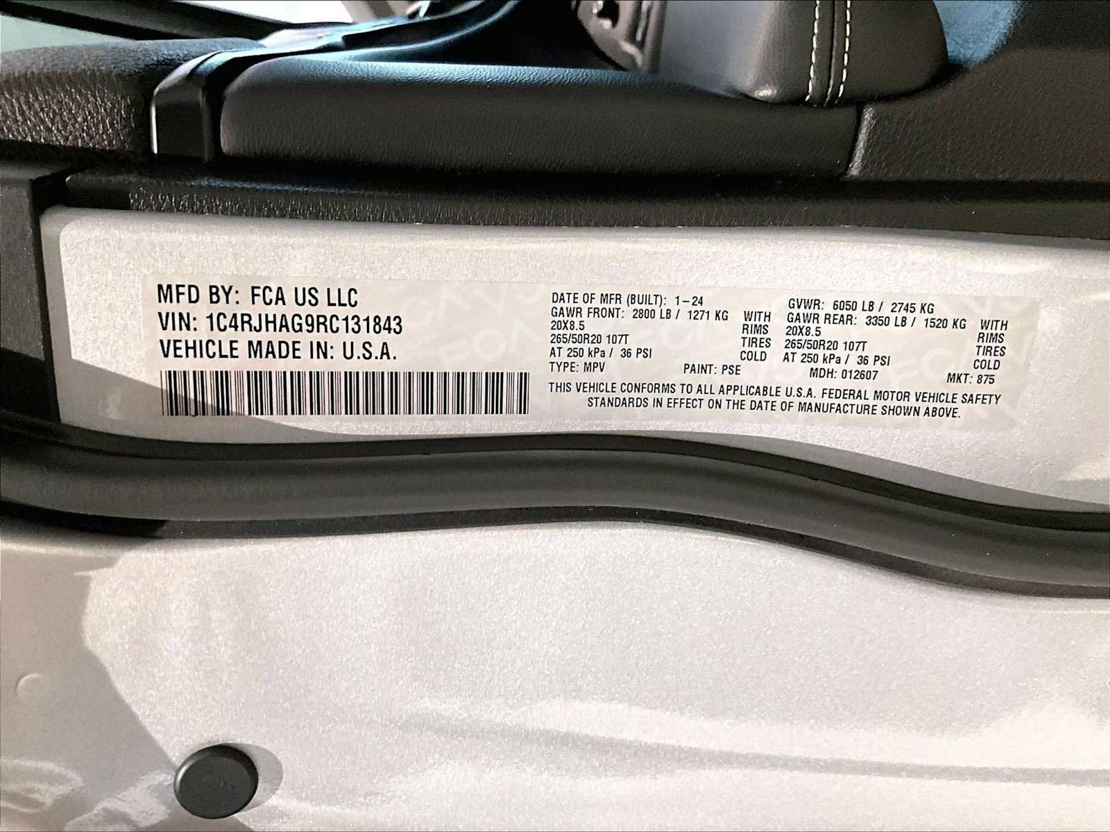 Used 2024 Jeep Grand Cherokee Altitude image 36