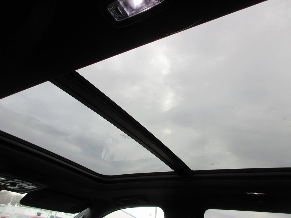 New 2026 GMC Yukon XL AT4 w/ AT4 Premium Package image 14