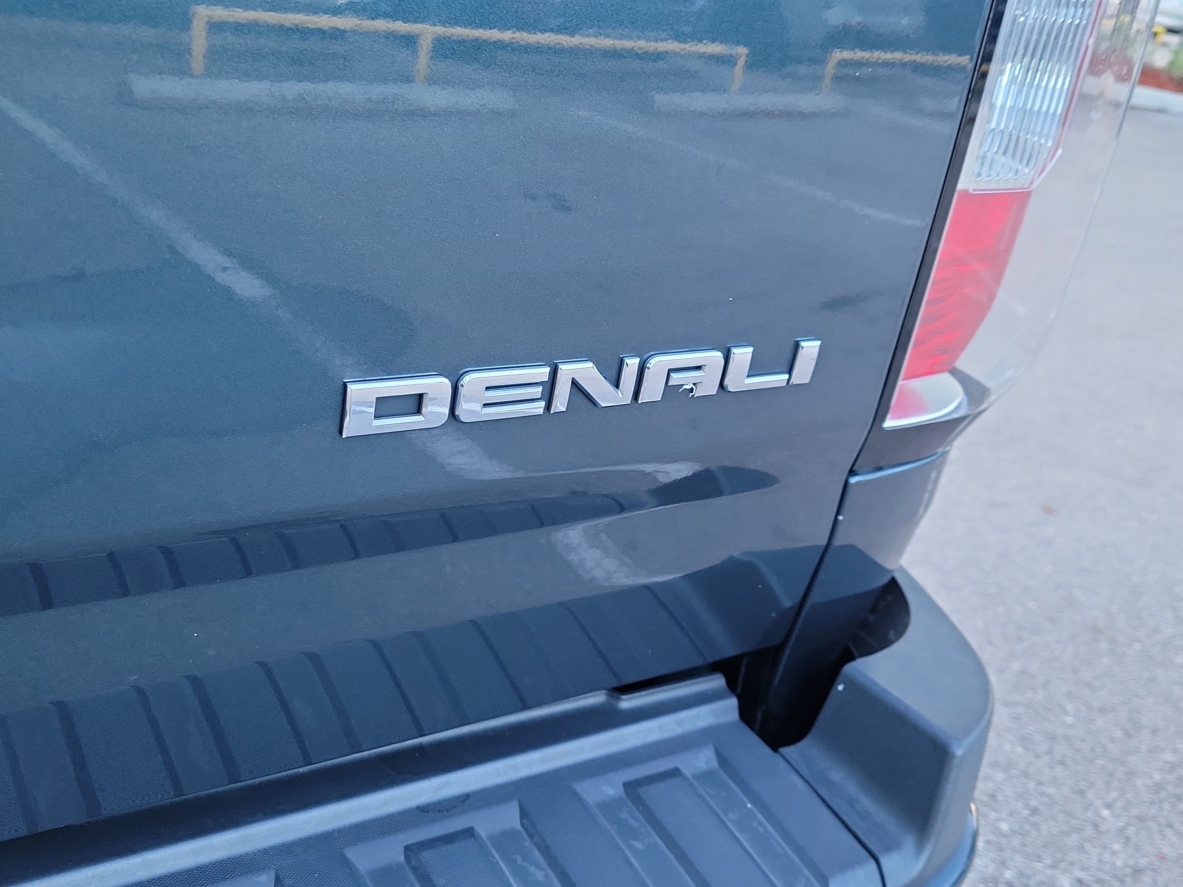 Used 2017 GMC Canyon Denali RWD image 5