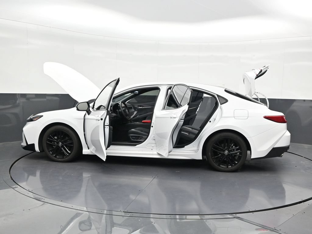 Used 2026 Toyota Camry SE FWD image 33