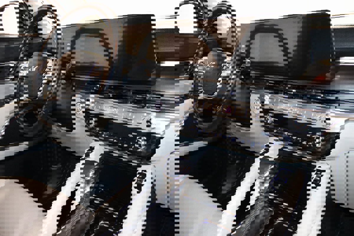 Used 2023 Kia Telluride S image 55