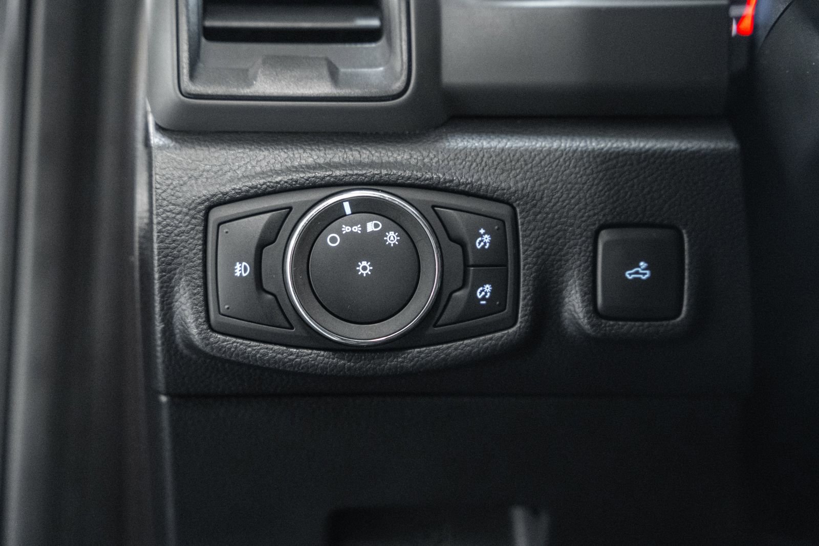 Certified 2019 Ford Ranger XL w/ Equipment Group 101A Mid image 38