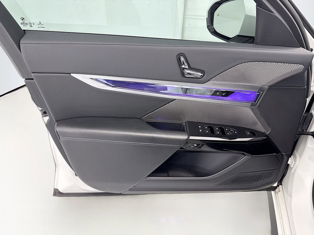 Certified 2023 BMW 740i RWD image 23
