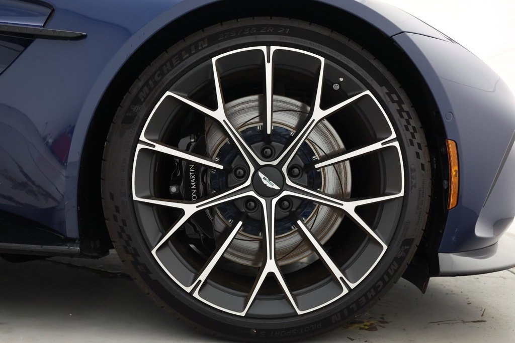 New 2025 Aston Martin V8 Vantage Coupe image 7