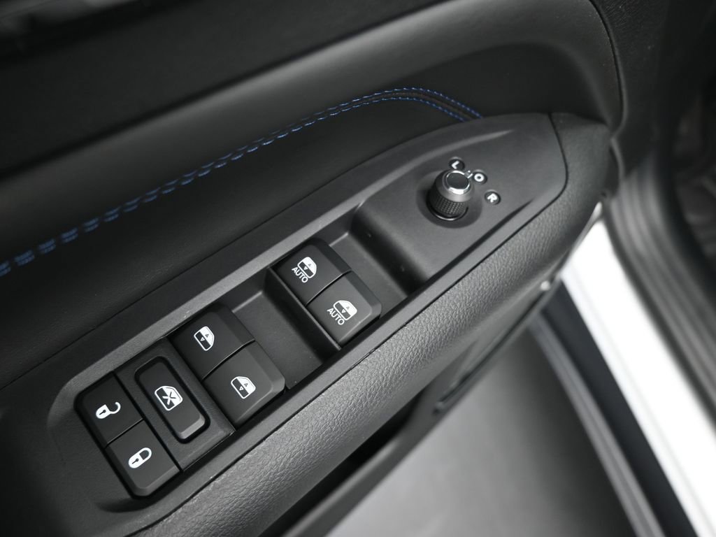 New 2026 Jeep Compass Latitude image 13