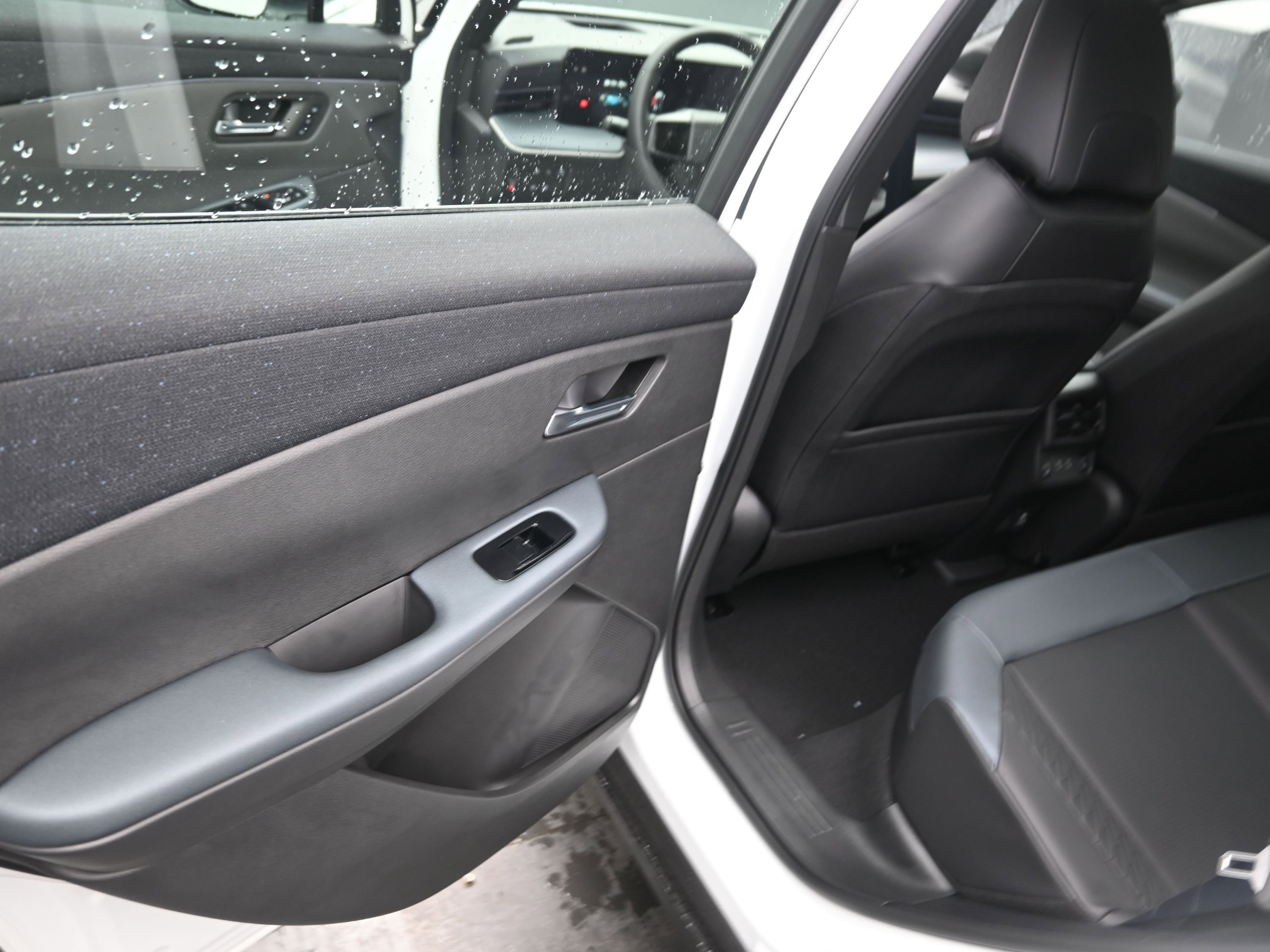 New 2026 Nissan Leaf Platinum+ image 17