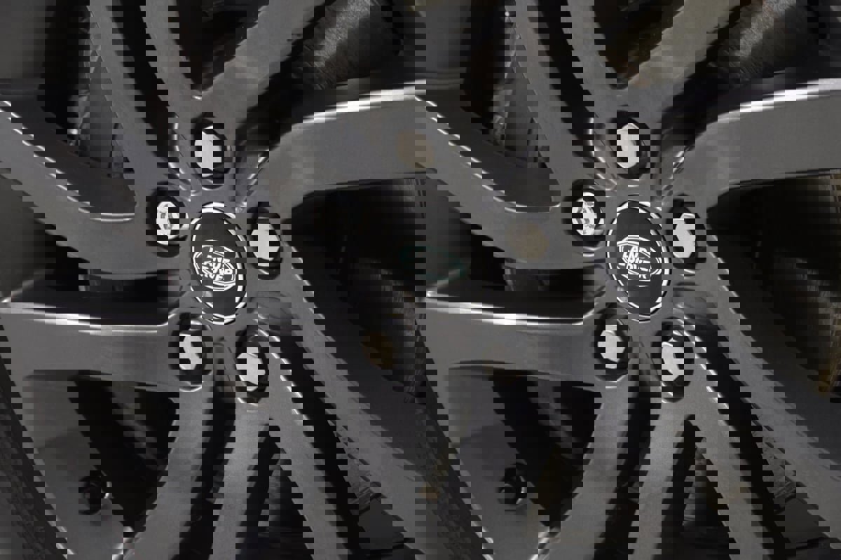 Used 2023 Land Rover Discovery S R-Dynamic image 18