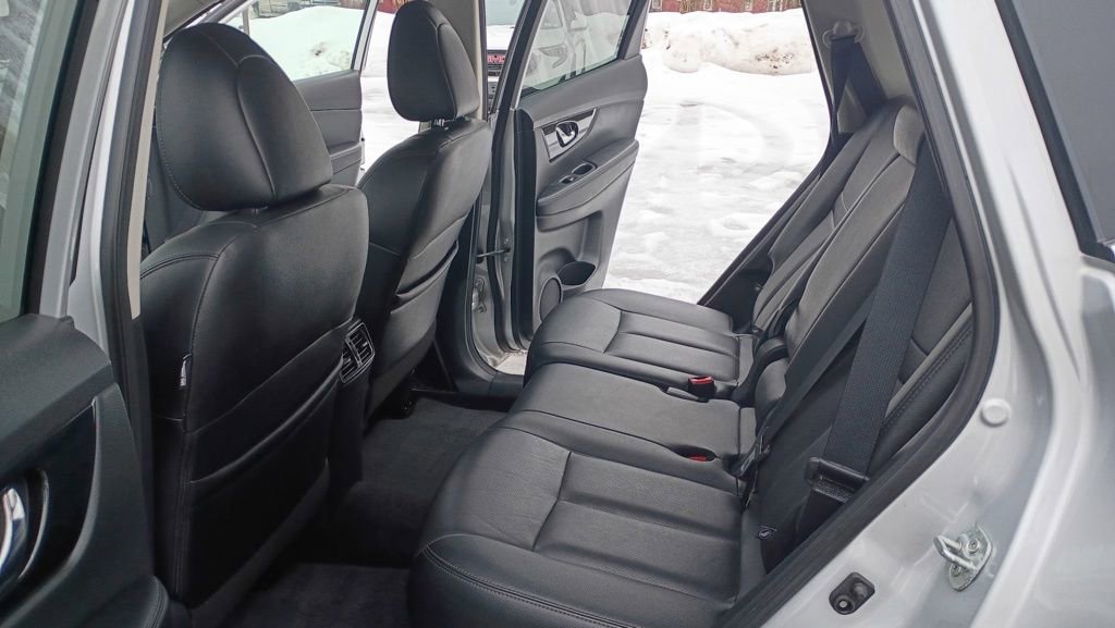 Used 2020 Nissan Rogue SL w/ Premium Package image 15