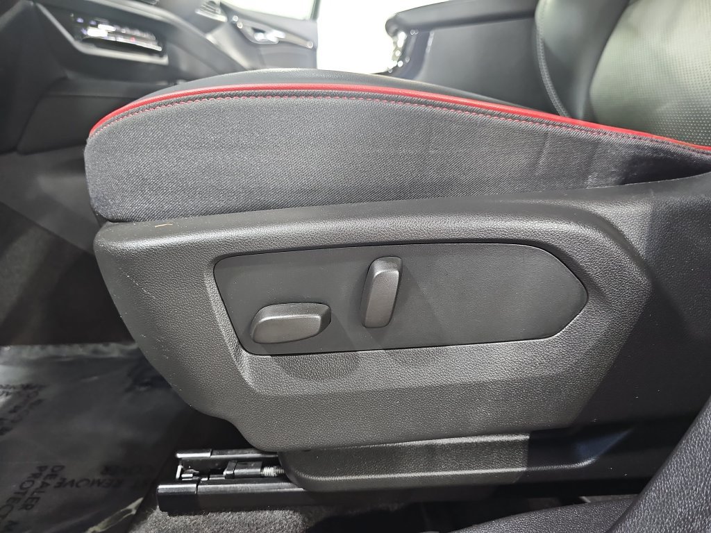 Used 2023 Buick Envision Essence w/ Sport Touring Package AWD/4WD image 35