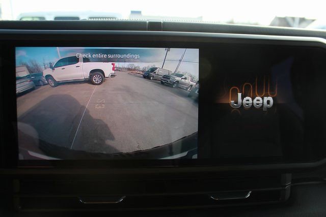 Used 2025 Jeep Wrangler Unlimited Rubicon image 19