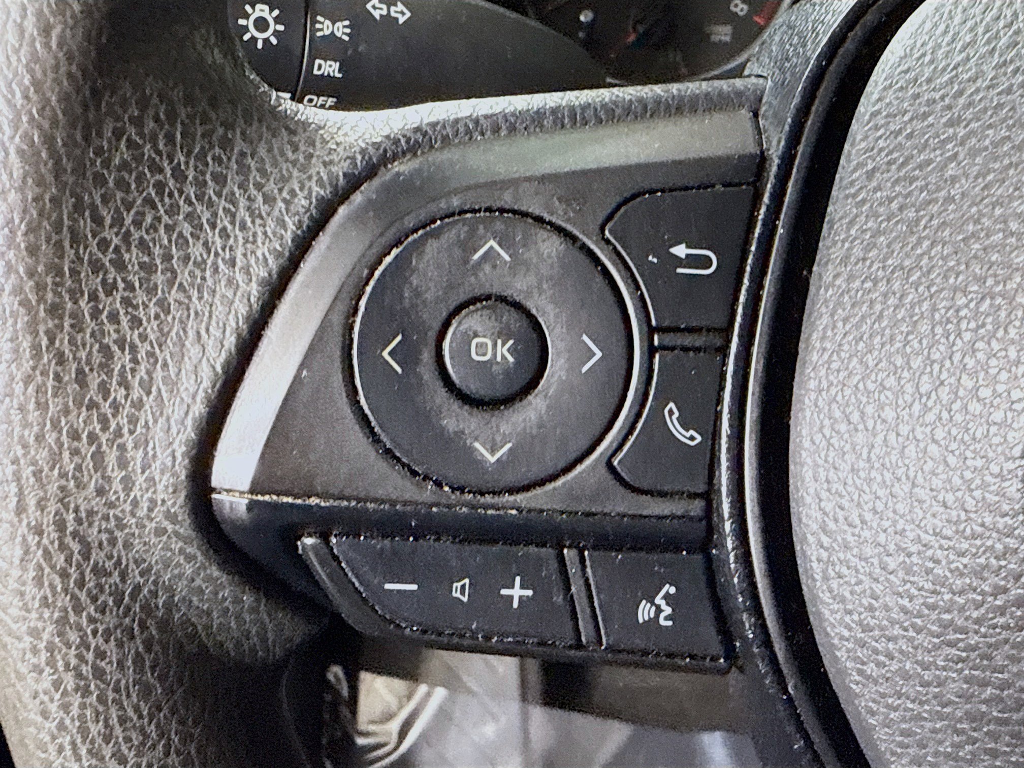 Used 2020 Toyota RAV4 LE image 14