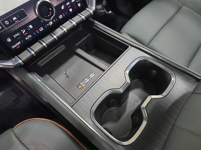 Used 2025 GMC Acadia AT4 w/ Luxury Package image 25