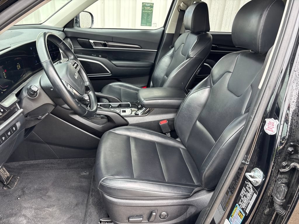 Used 2025 Kia Telluride S AWD/4WD image 11