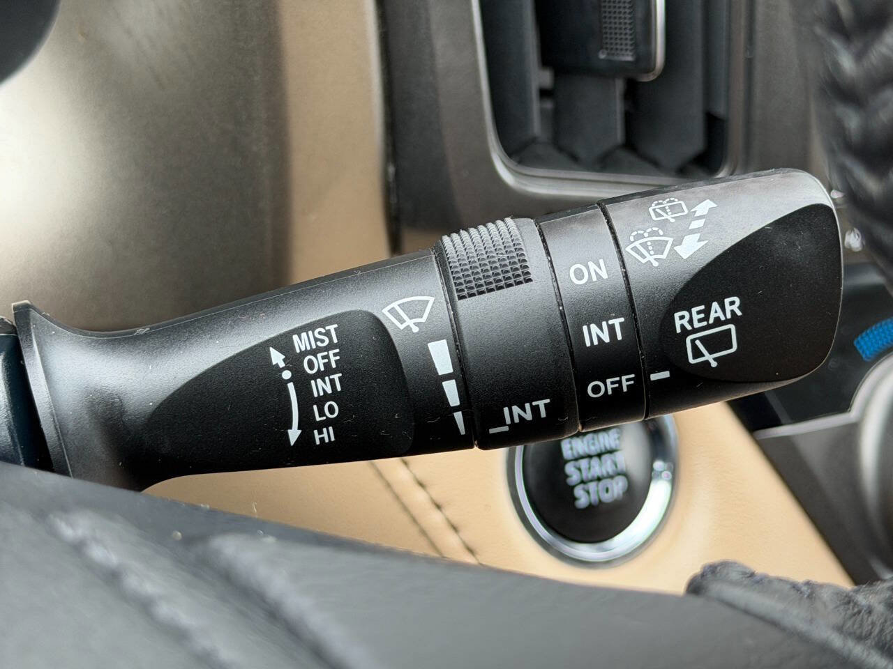 Used 2013 Toyota RAV4 Limited AWD/4WD image 40