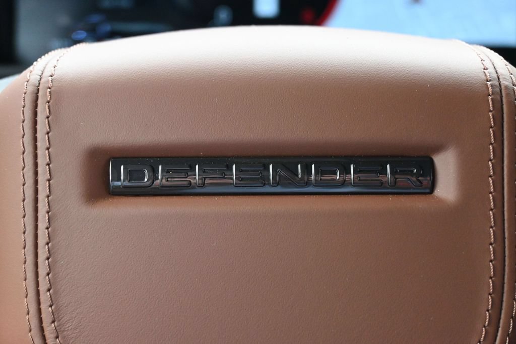 New 2026 Land Rover Defender 110 AWD/4WD image 21
