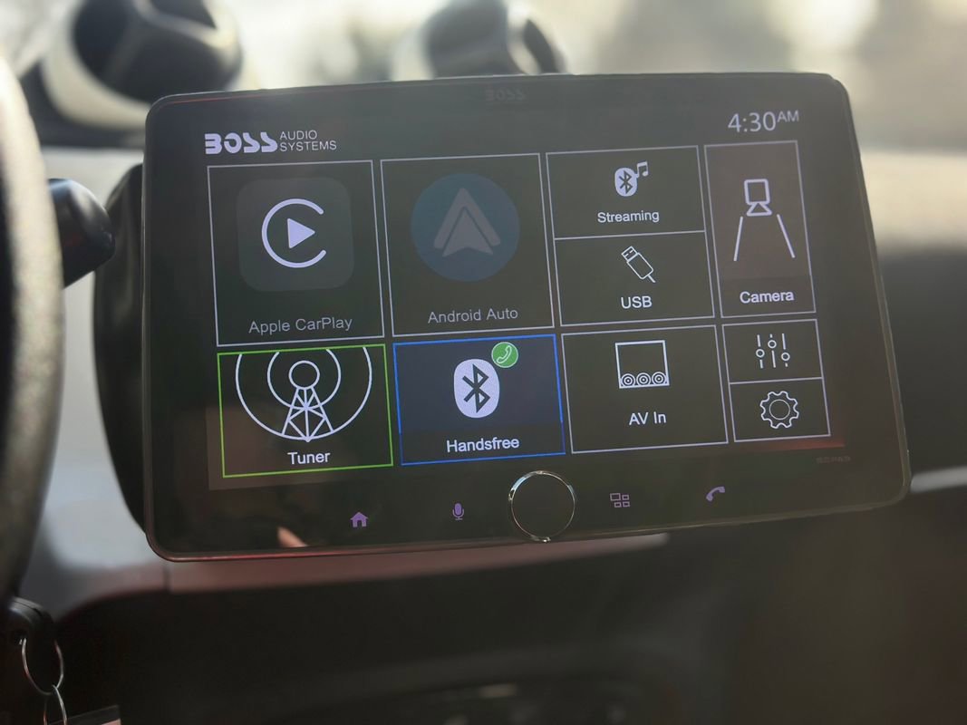 Used 2017 smart fortwo pure image 11