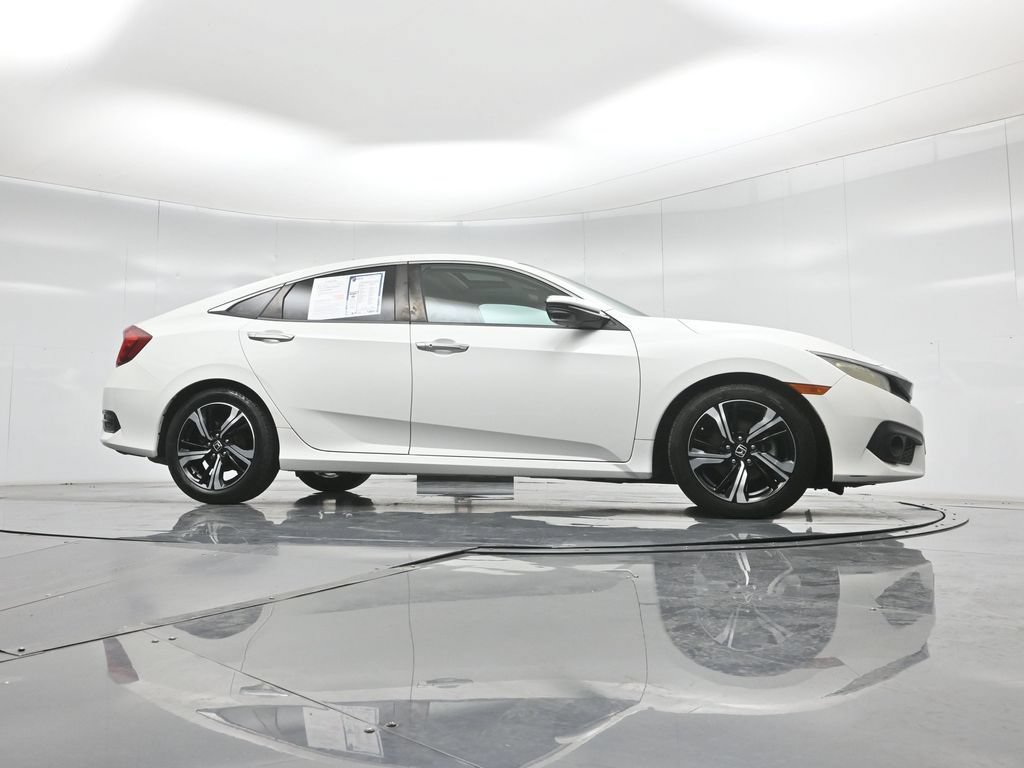 Used 2016 Honda Civic Touring image 2