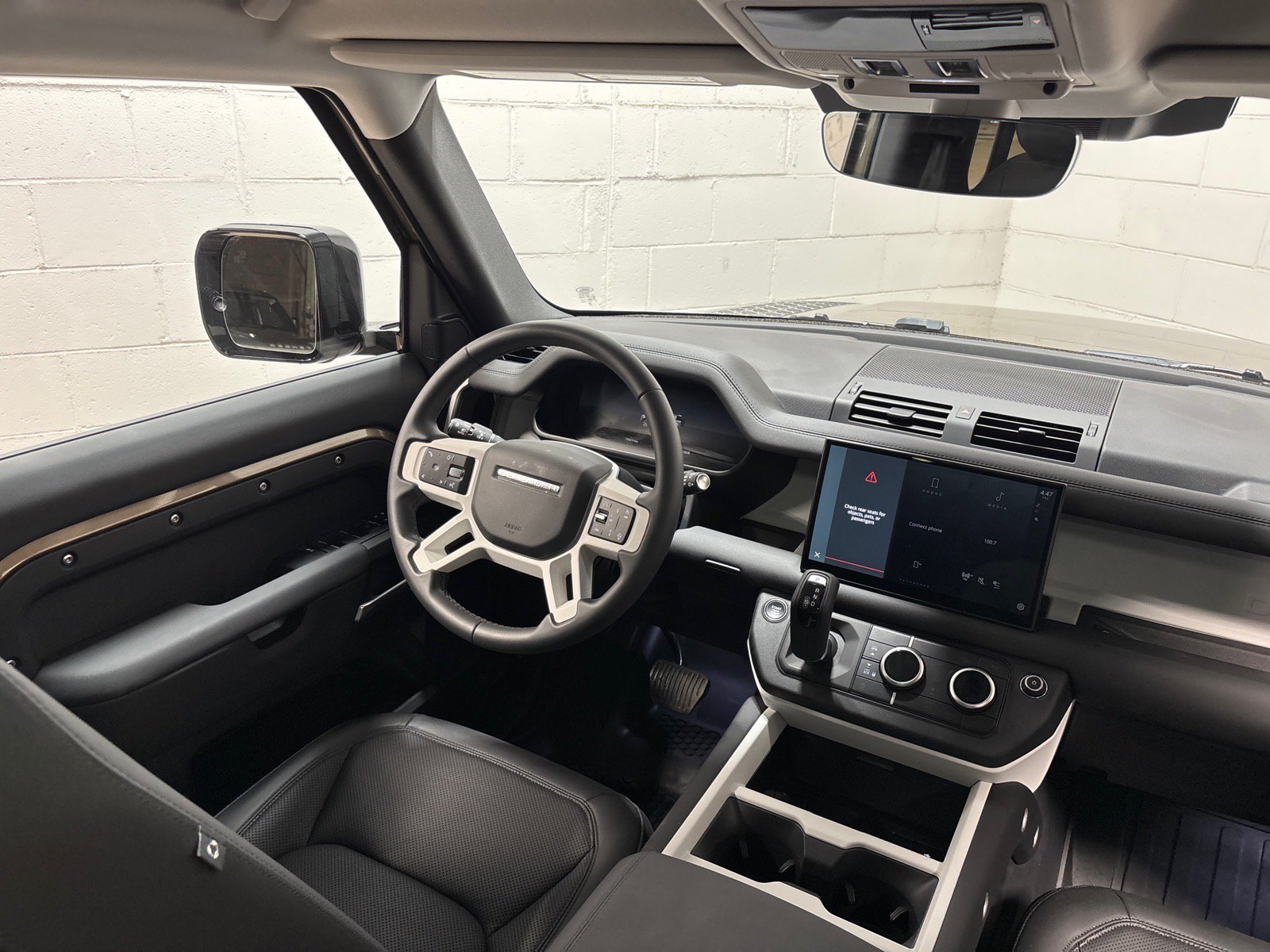 New 2025 Land Rover Defender 110 S AWD/4WD image 34