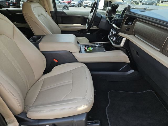 Used 2024 Ford Expedition Max Limited RWD image 39