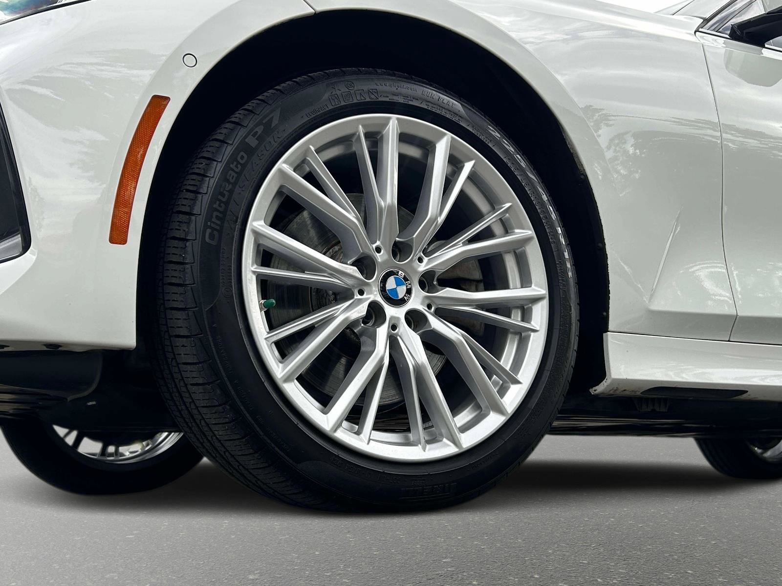 Used 2023 BMW 330i Sedan w/ Premium Package image 3