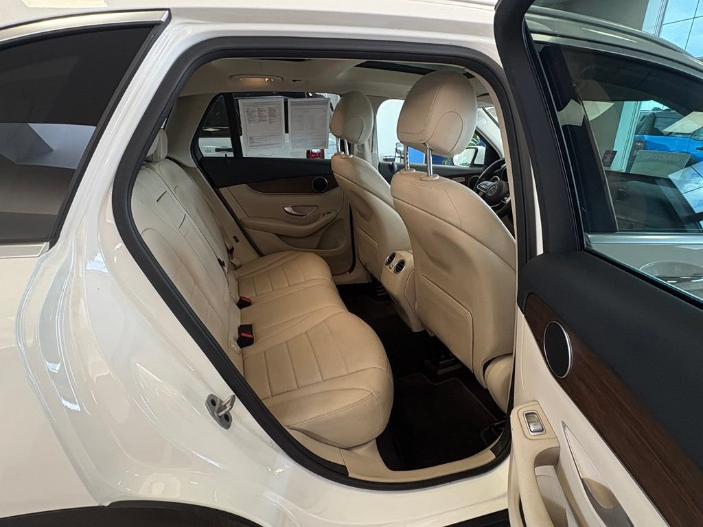 Used 2021 Mercedes-Benz GLC 300 4MATIC image 26