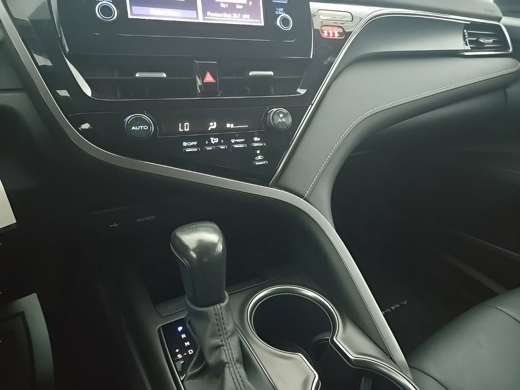 Used 2023 Toyota Camry SE FWD image 18