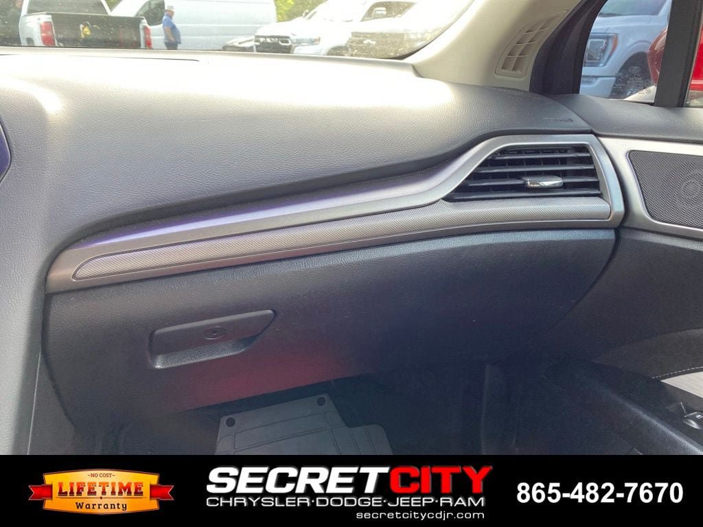 Used 2020 Ford Fusion SE w/ Equipment Group 151A FWD image 14
