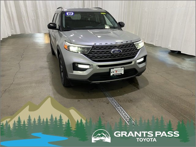 Used 2022 Ford Explorer XLT w/ Equipment Group 202A image 1