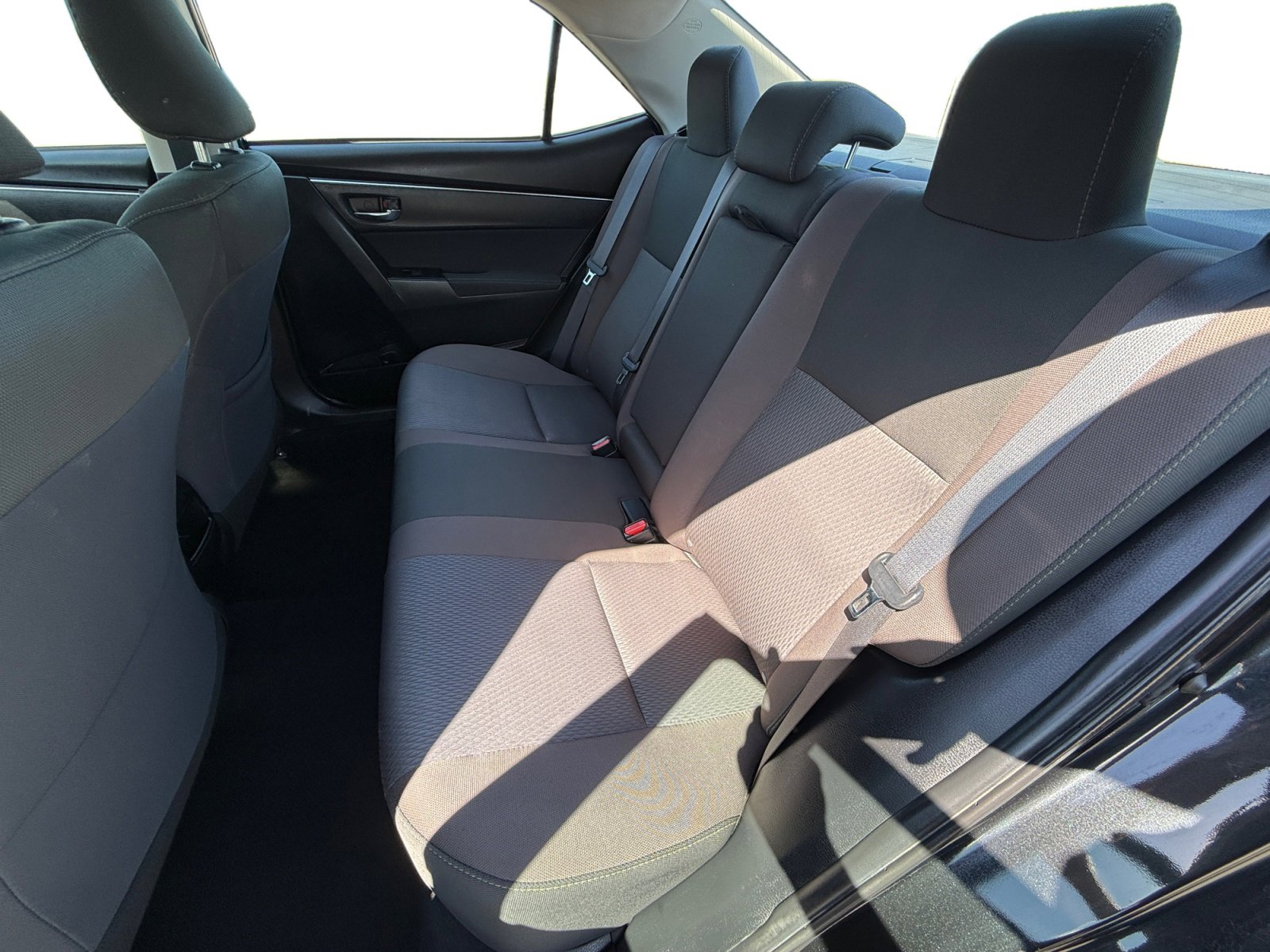 Used 2019 Toyota Corolla LE image 16