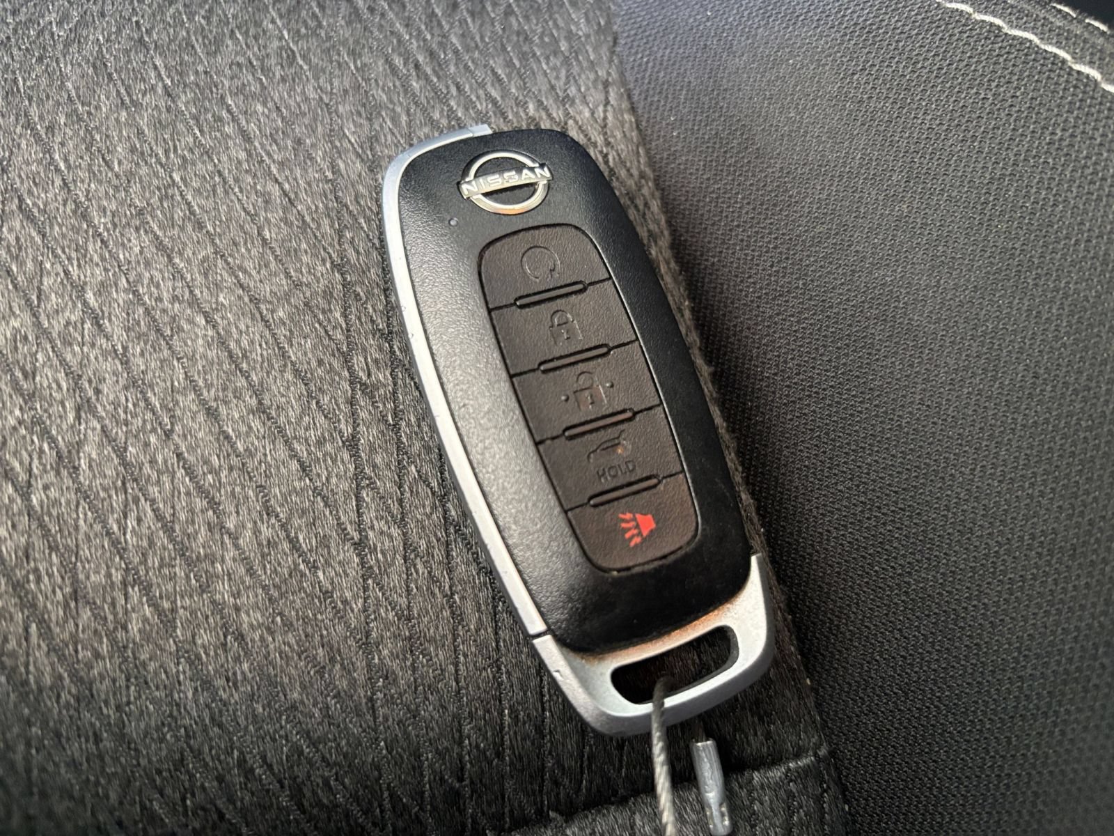 Used 2025 Nissan Rogue SV FWD image 21