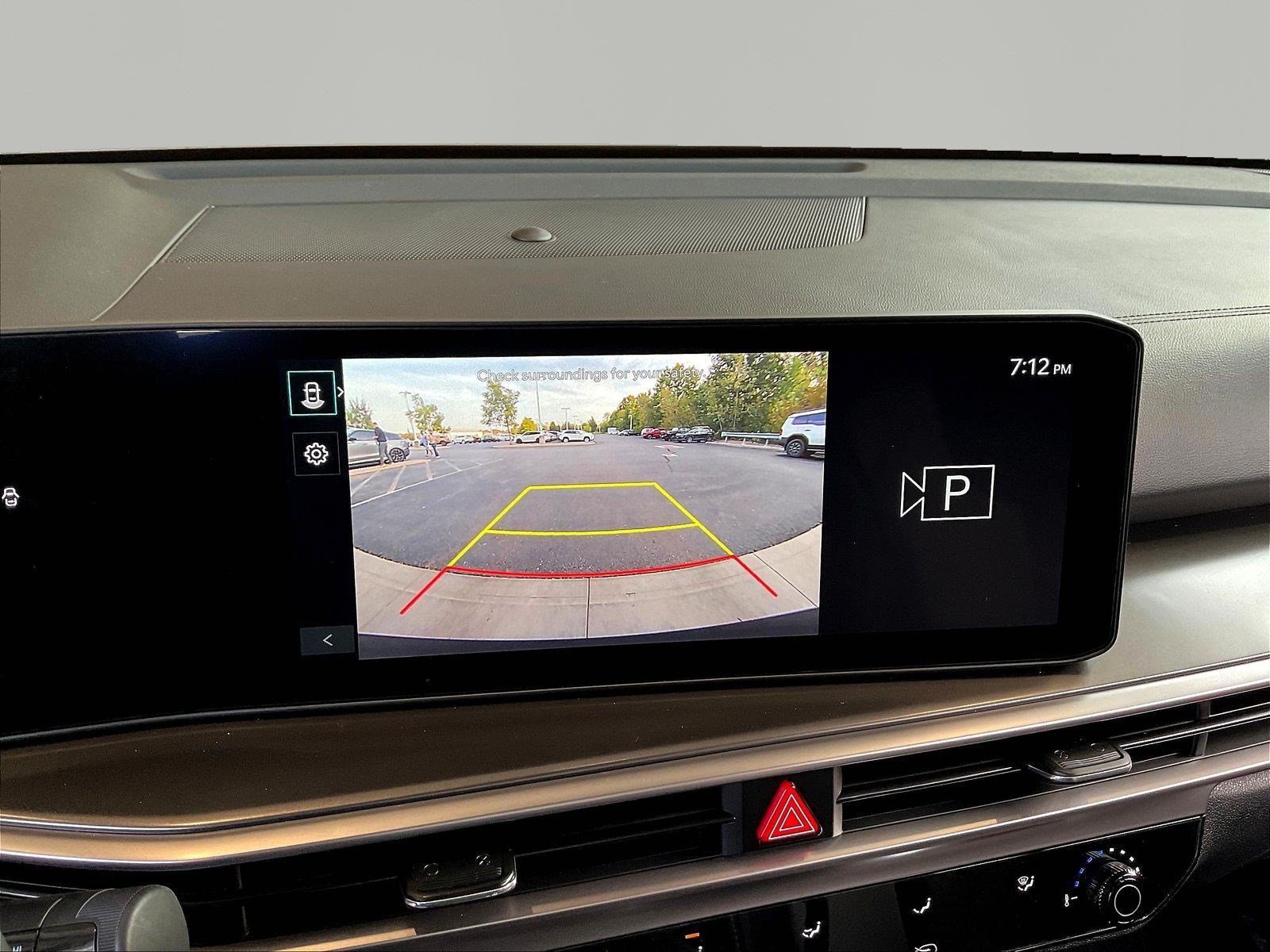 Used 2025 Kia Sorento LX FWD image 14