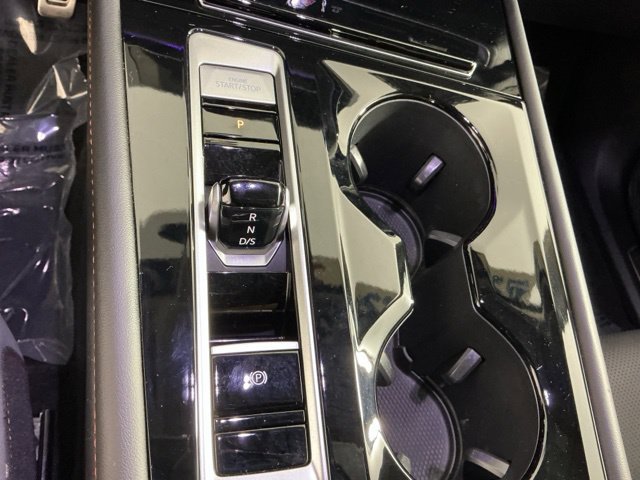 Used 2024 Volkswagen Atlas Peak Edition SE AWD/4WD image 31