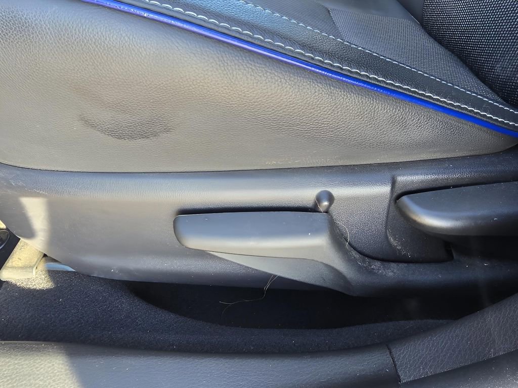 Used 2019 Toyota Corolla SE w/ Carpet Mat Package (TMS) image 16