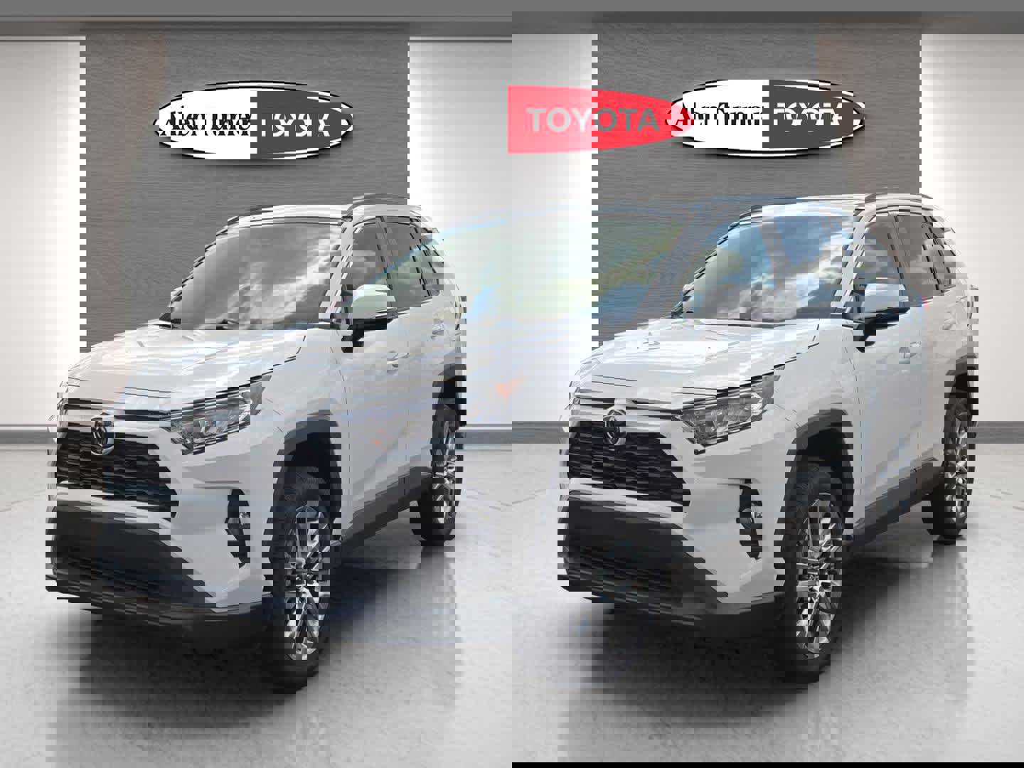 Used 2020 Toyota RAV4 XLE Premium image 3