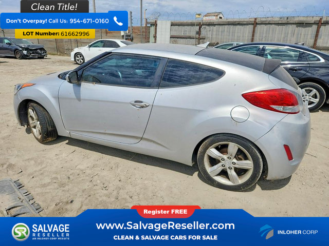 Used 2015 Hyundai Veloster FWD image 3